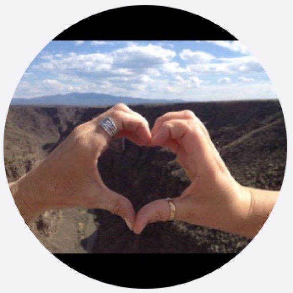 Meet your Posher, Amber - Picture 1 of 1